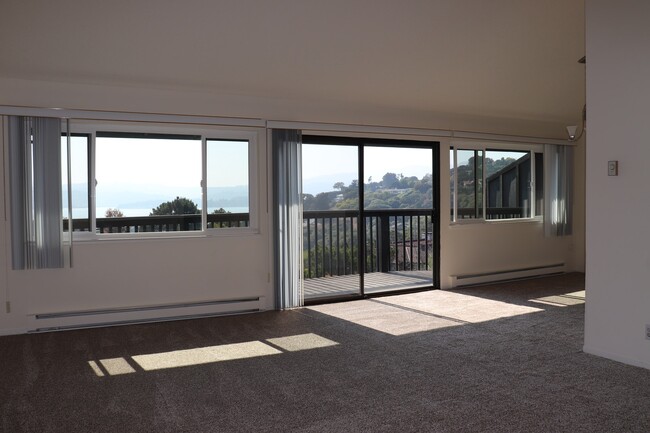 Building Photo - 22 Marinero Circle, Unit 40