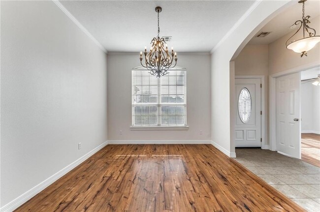 Building Photo - 102 Skinner St