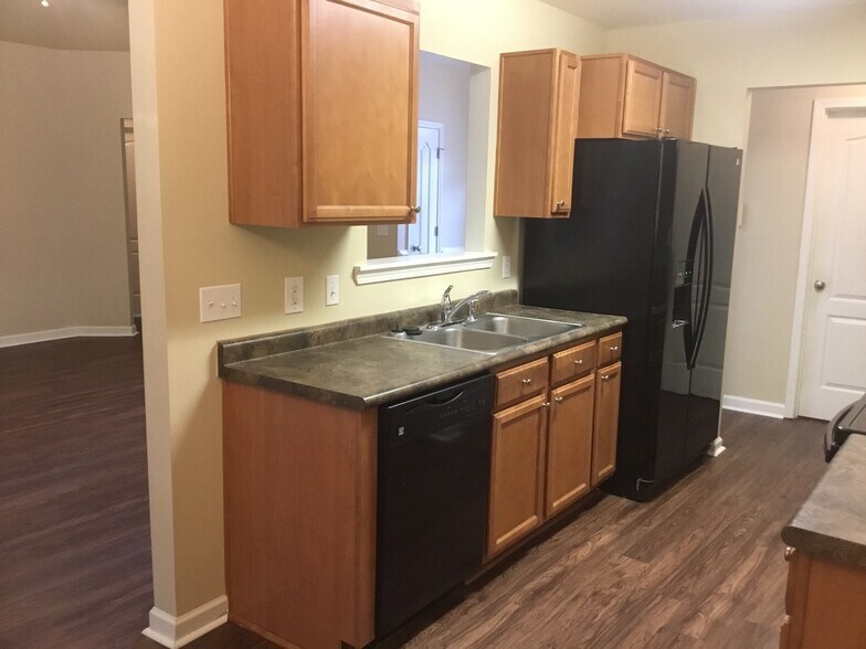 Building Photo - 134 Aquinnah Dr