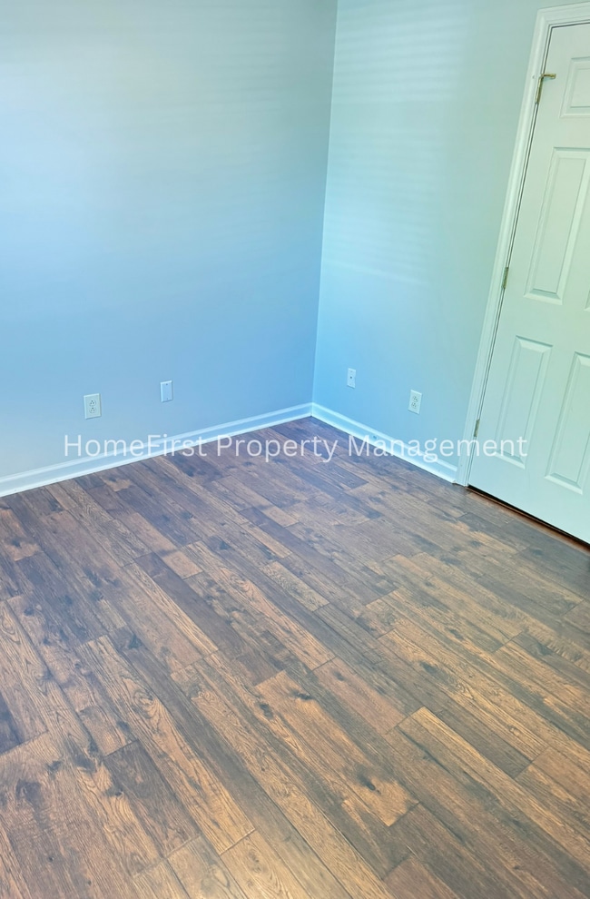 Building Photo - 860 Hidden Stream Dr