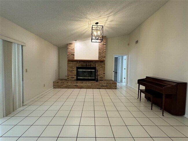 Building Photo - 3005 Starmount Dr