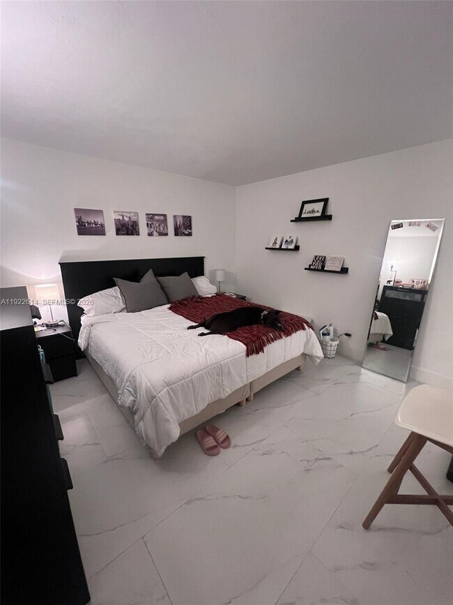 Building Photo - 2970 NE 16th Ave