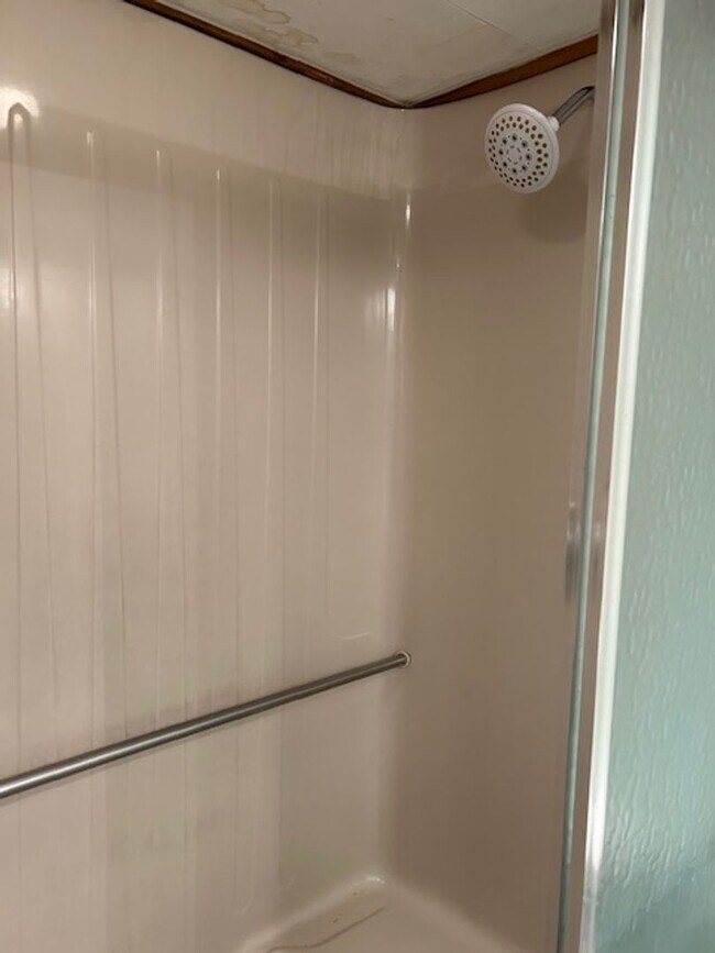 Building Photo - 1840 Jancey St