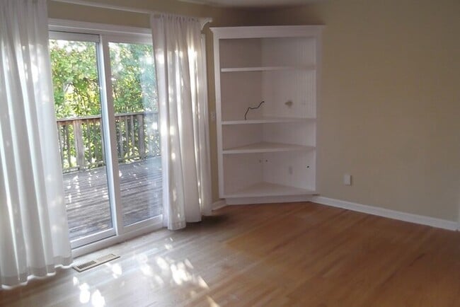 Building Photo - 3863 Campolindo Dr