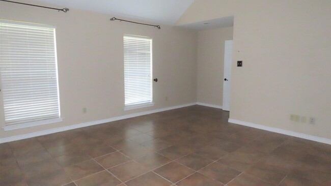 Building Photo - 21206 Altuda Ln