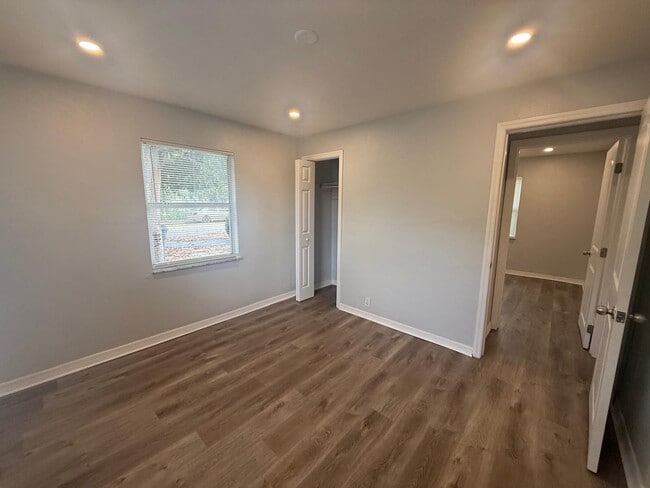 Building Photo - 911 NW 62 Ave