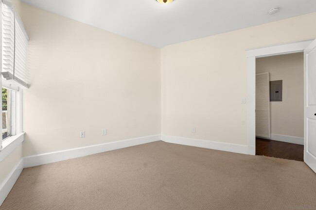 Building Photo - 2257 2nd Ave