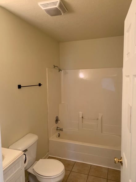 Building Photo - 4508 S Colonial Ave