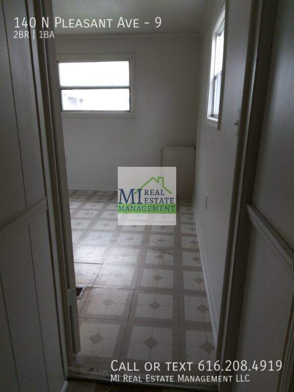 Building Photo - 140 N Pleasant Ave