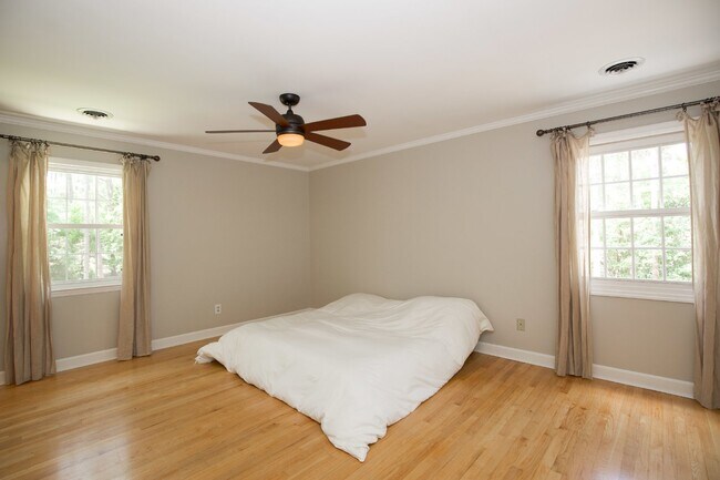 Building Photo - Stunning home in Weymouth Woods Southern P...