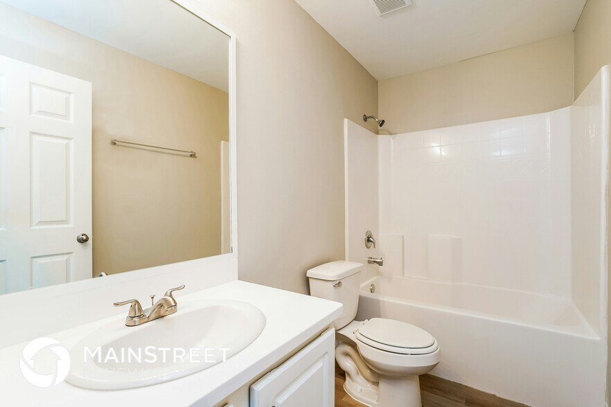 Building Photo - 3800 34th St SW