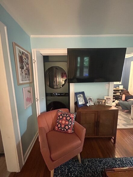 Building Photo - 4425 Holmes Ave