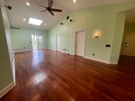 Building Photo - 1324 W Chester Pike