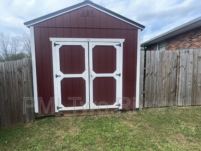 Building Photo - 2639 Woodberry Dr