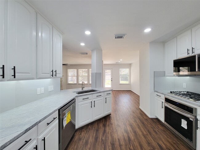 Building Photo - 21123 Amber Crossing Dr