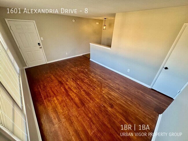 Building Photo - 1601 Alexandria Dr