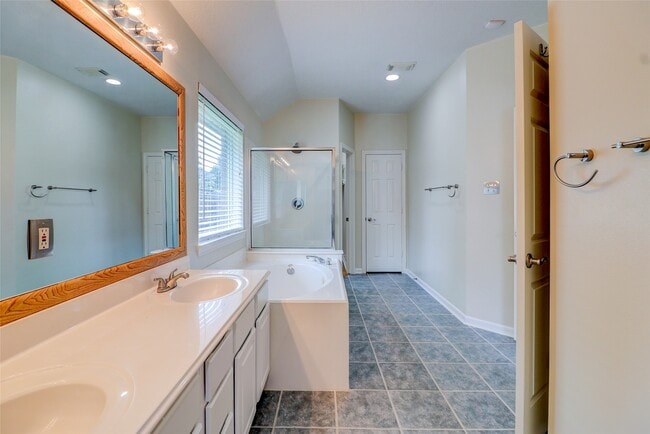 Building Photo - 3323 Pioneer Bend Ln