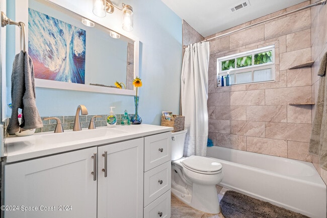 Building Photo - 403 N Neptune Dr