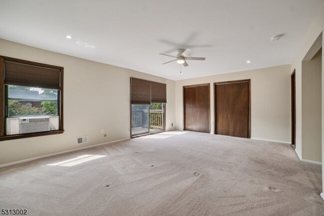 Building Photo - 8 Brookside Heights