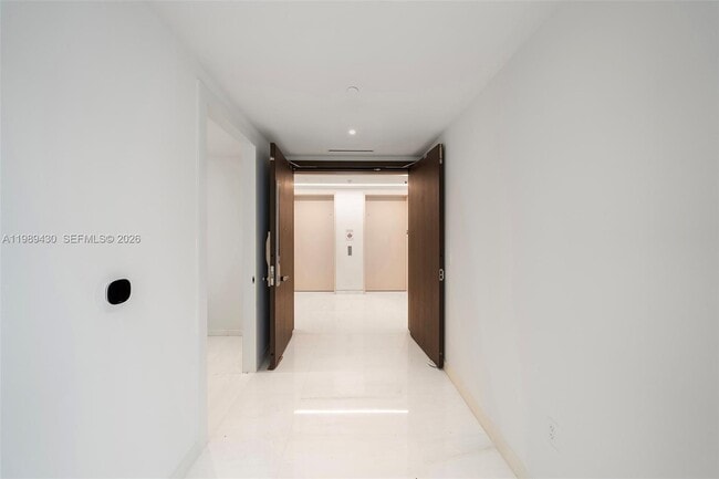 Building Photo - 300 Biscayne Blvd Way