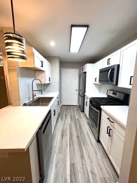 Building Photo - 2200 S Fort Apache Rd