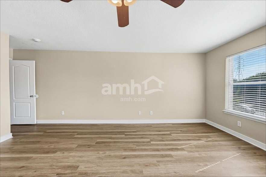 Building Photo - 7522 Drake Cyn