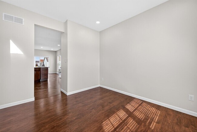 Building Photo - 3501 Charlestowne Crossing Dr