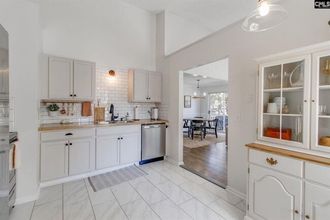 Building Photo - Charming Chapin Ranch in a Cul-de-Sac!