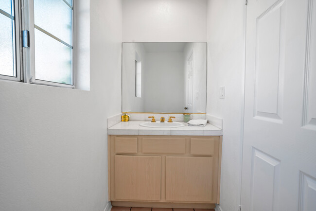 downstairs powder room - 1976 Waltonia Dr