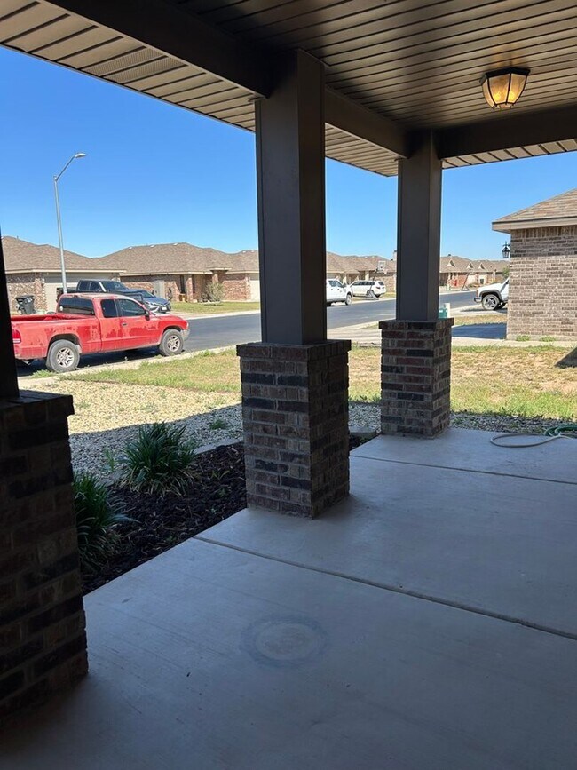 Building Photo - 9312 Sagebrush Ave