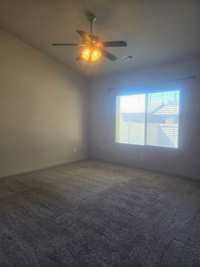 Building Photo - Beautiful home available now!