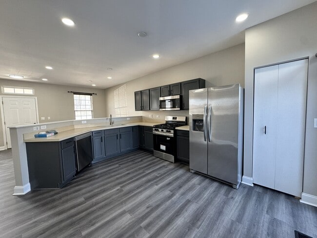 Building Photo - 102 Soo Line Dr