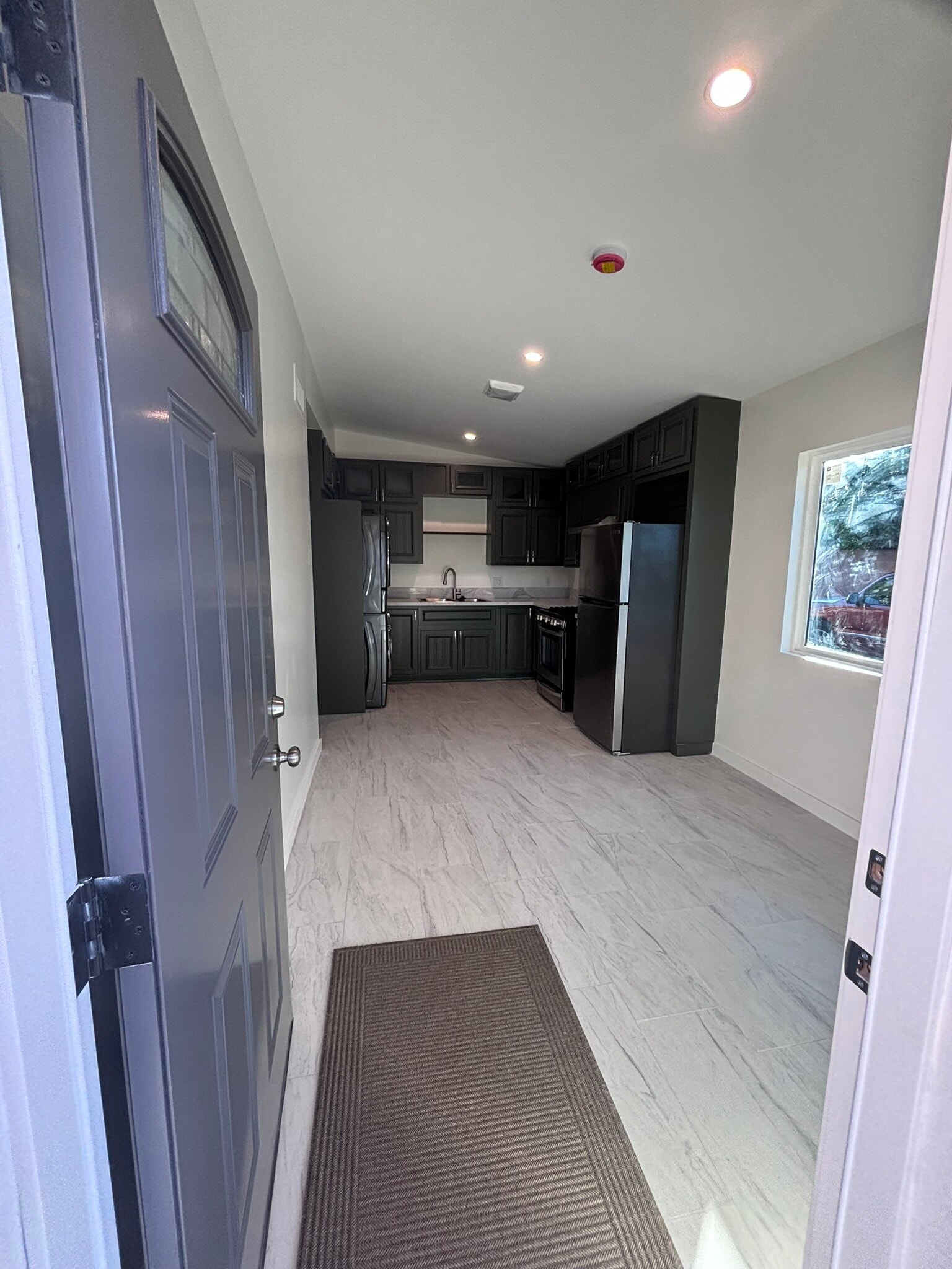 Building Photo - 7329 Mason Ave