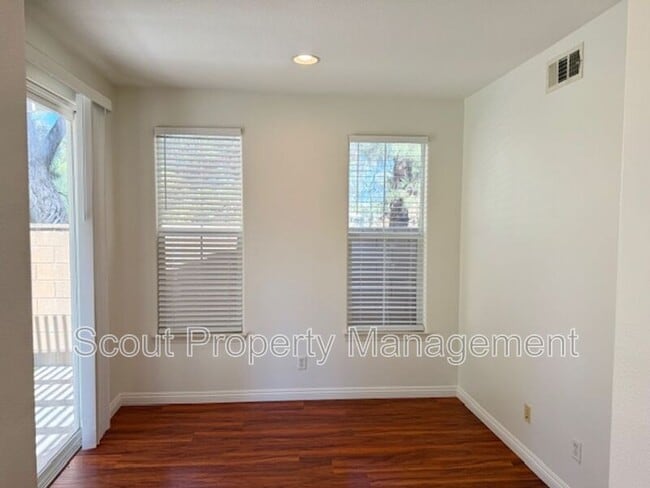 Building Photo - 39877 Worthington Pl