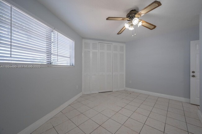 Building Photo - 1651 NE Miami Gardens Dr