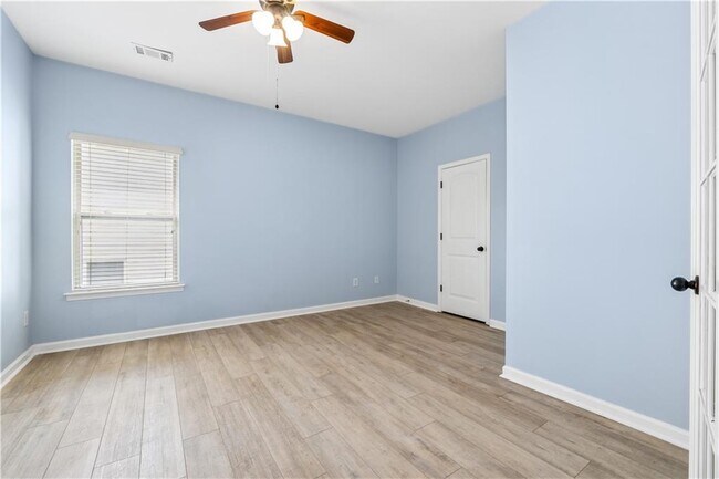 Building Photo - 5430 Breckinridge Ln