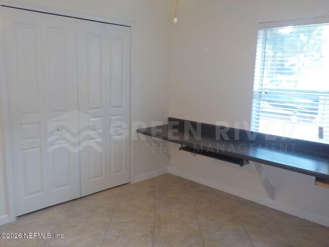 Building Photo - 1761 Oak Grove Dr S