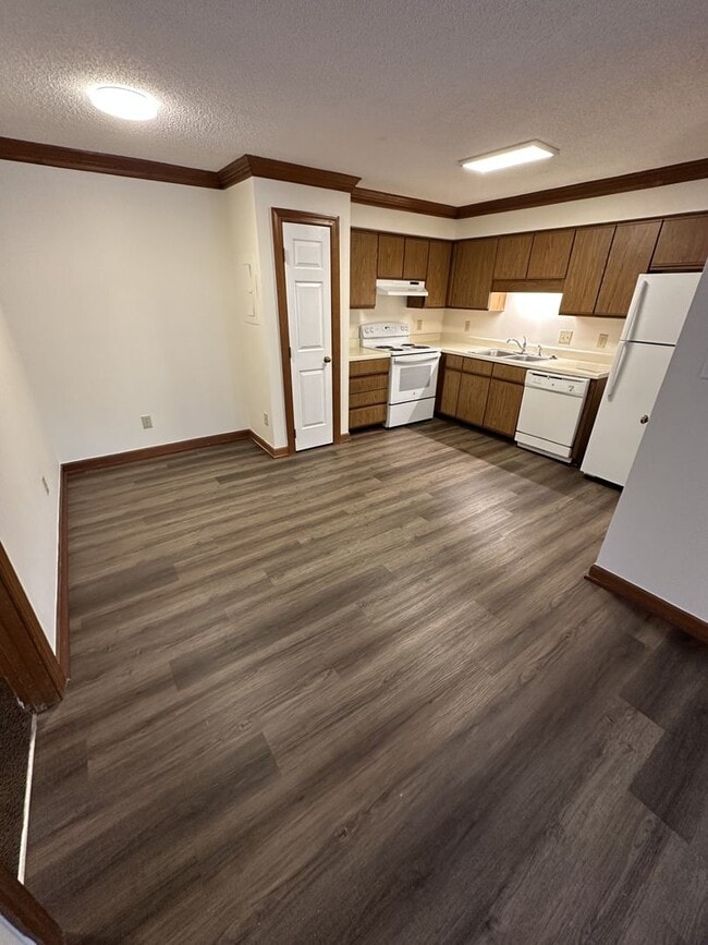 Building Photo - 2 Bedroom 2 Bathroom Condo!