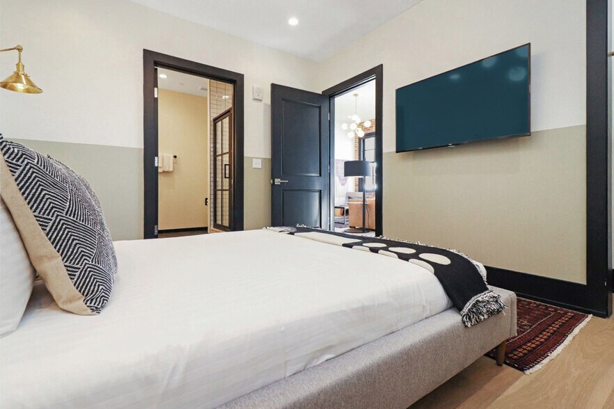 Building Photo - 1148 S Peters St