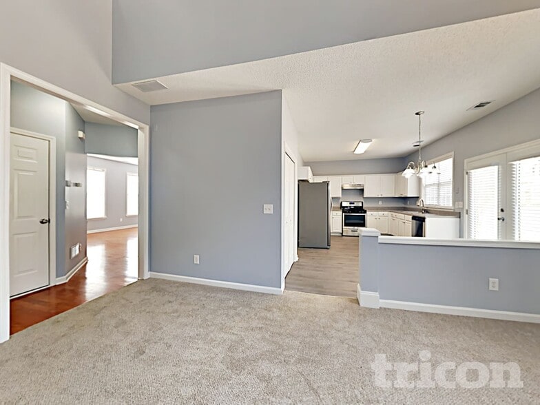 Building Photo - 4242 Clearvista Ln NW