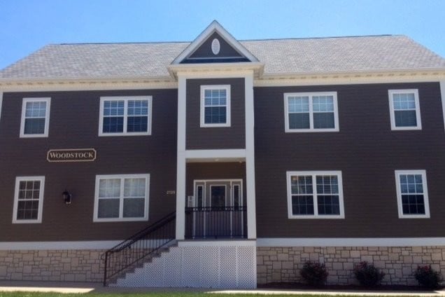 Front of Woodstock - Woodstock and Veranda