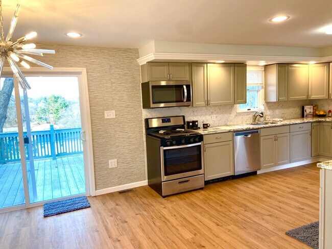 Building Photo - 218 Highland Ave