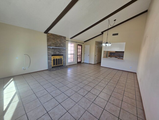 Building Photo - 2307 N Grand Ave