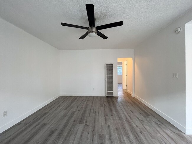 Building Photo - 14715 Chadron Ave