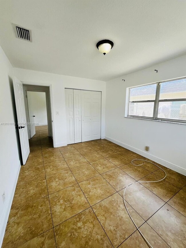 Building Photo - 7701 SW 10th Ct