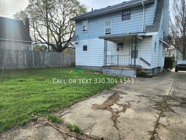 Building Photo - 623 Cole Ave