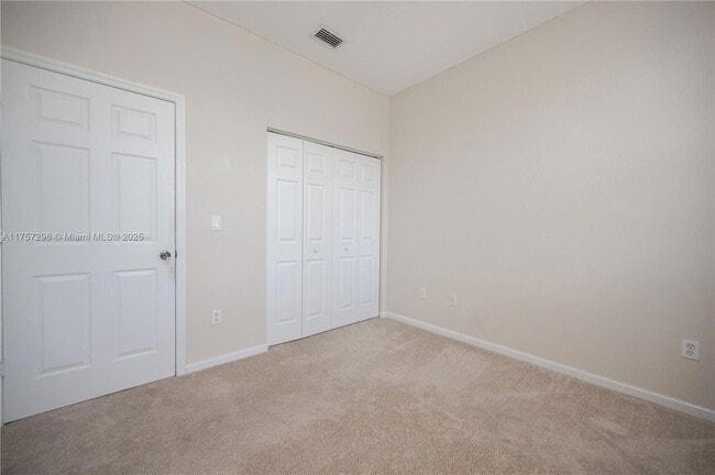 Building Photo - 445 NE 21st Ave