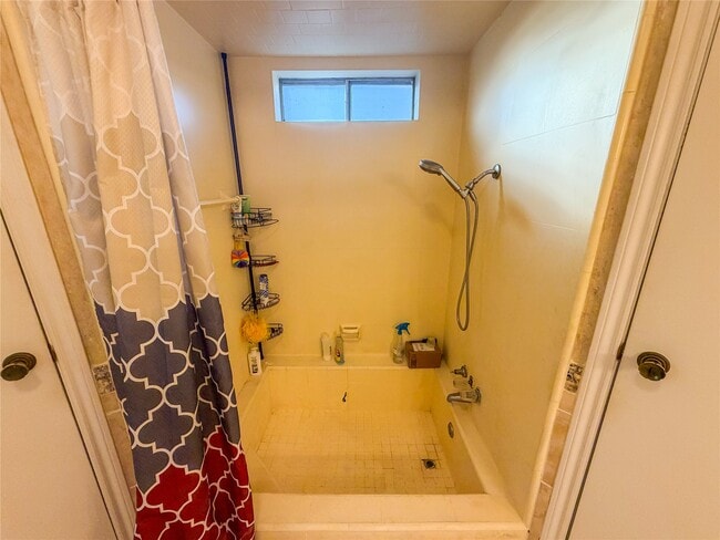 Building Photo - 4023 Oxhill Rd