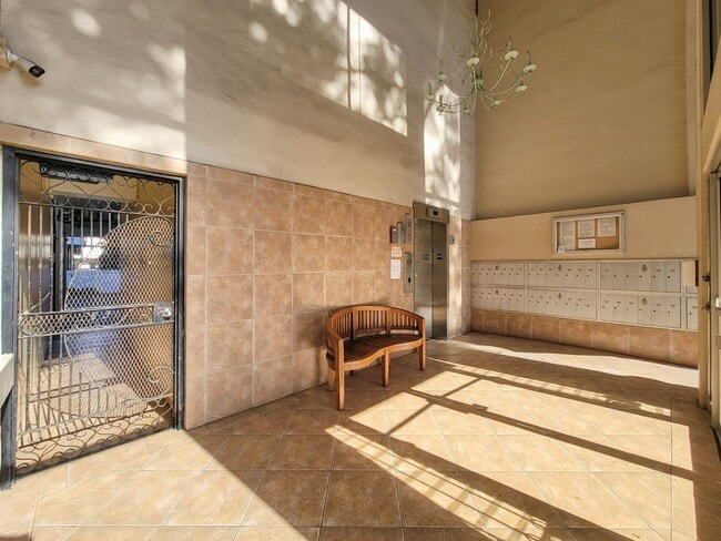 Building Photo - Ground Floor Unit at The Pleasanton! - 2BR...