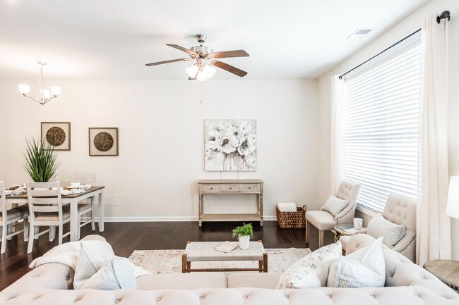 Building Photo - 342 Manor Row